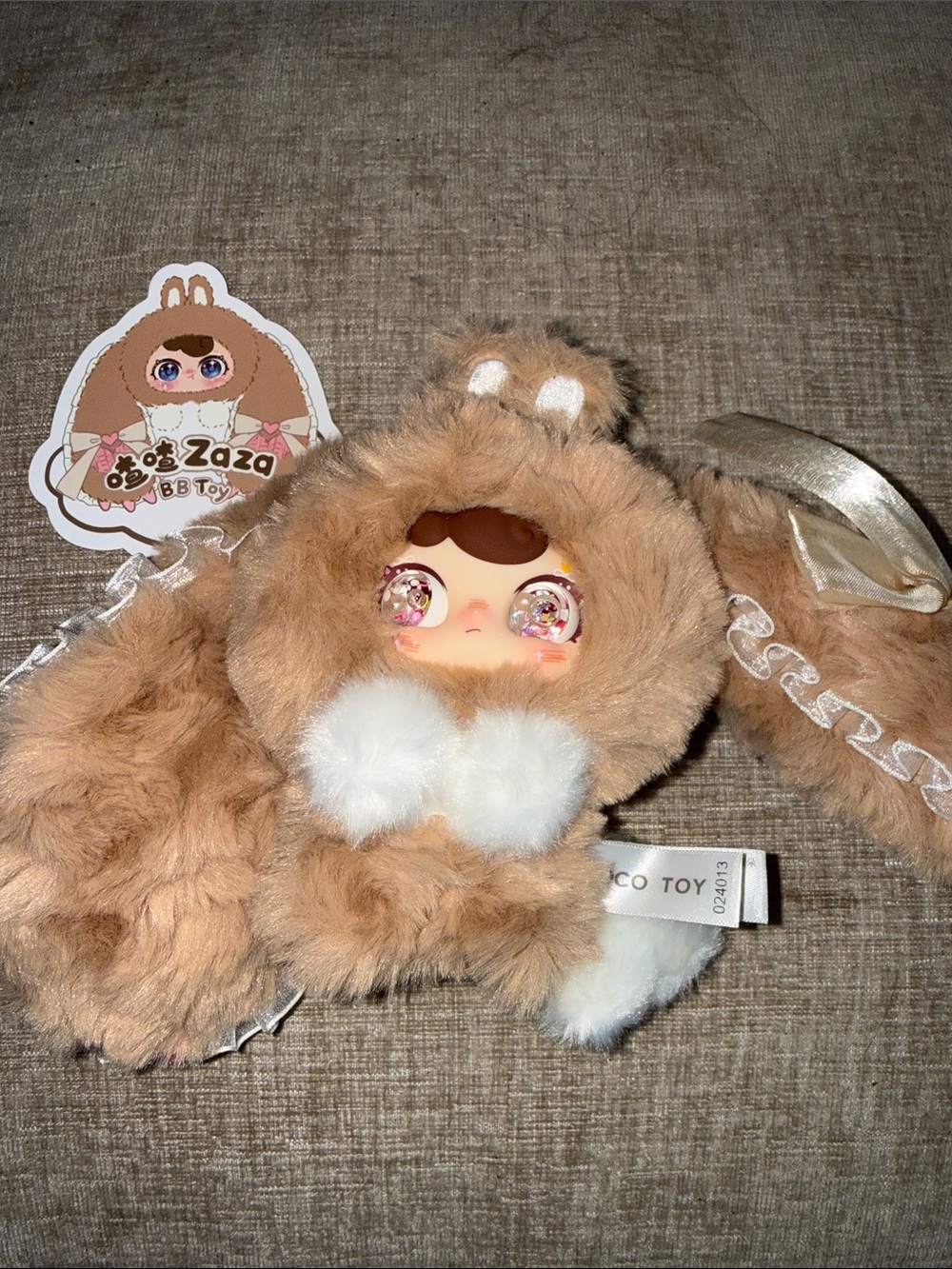 Zaza Plush Bunny Keychain - Cream Brown Fur pearls in eyes / nuan nuan